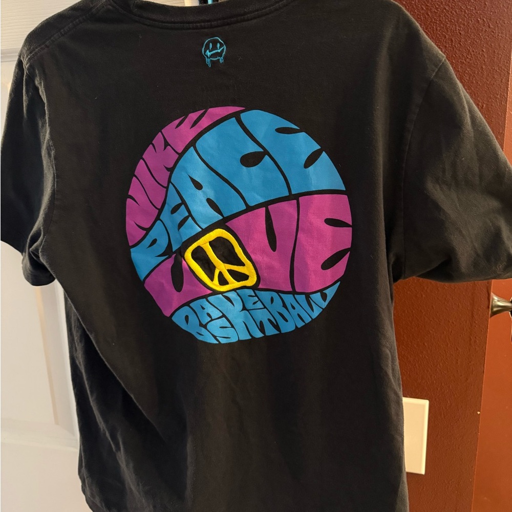 Nike Peace Love Graphic T-Shirt